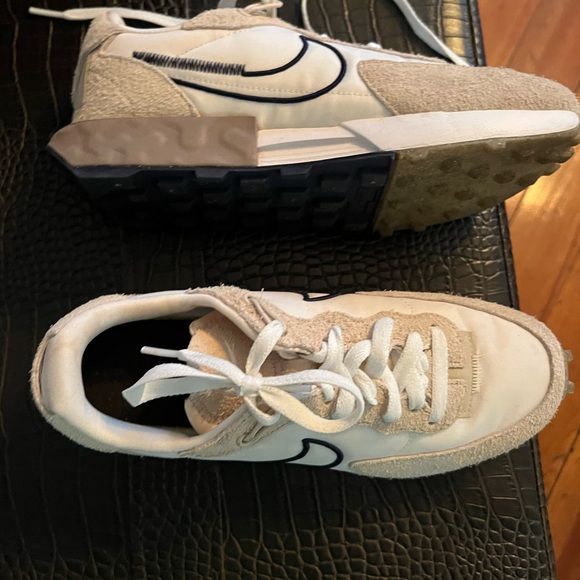 Nike Cream and Navy Sneakers - Picture 2 of 4